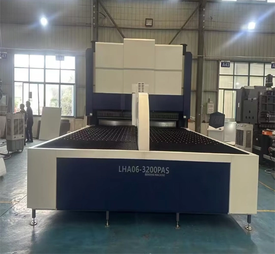 Apa kelebihan menggunakan mesin tekuk untuk pemrosesan logam lembaran?