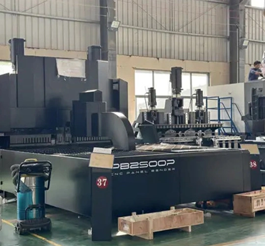 Rem tekanan kontrol numerik: melepaskan akurasi dan efisiensi